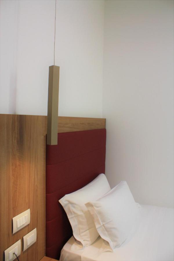 V Hotel อังโกนา ภายนอก รูปภาพ