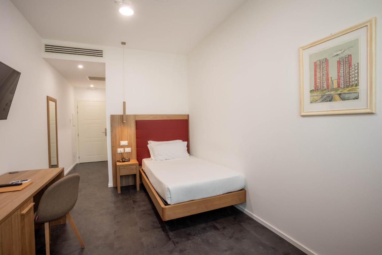 V Hotel อังโกนา ภายนอก รูปภาพ