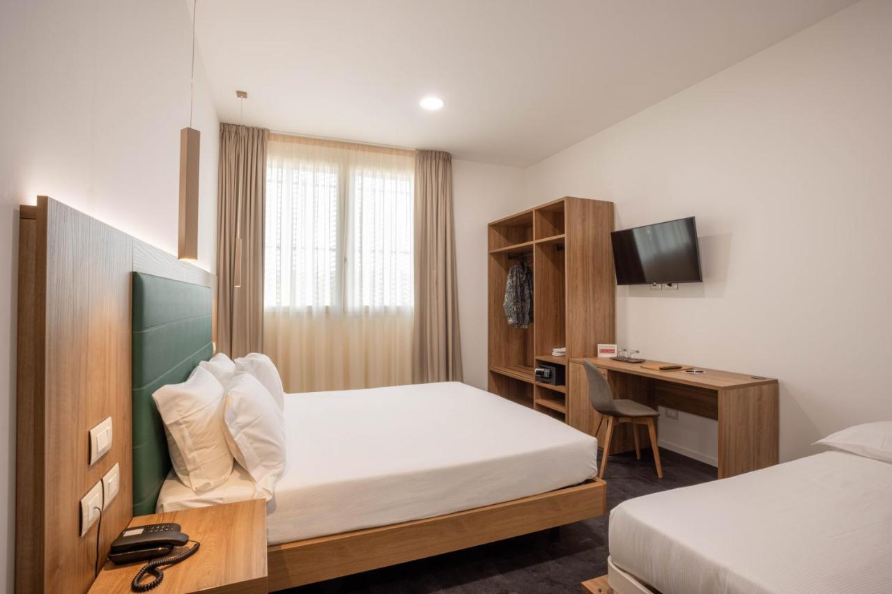V Hotel อังโกนา ภายนอก รูปภาพ