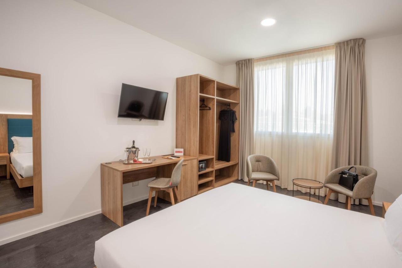 V Hotel อังโกนา ภายนอก รูปภาพ