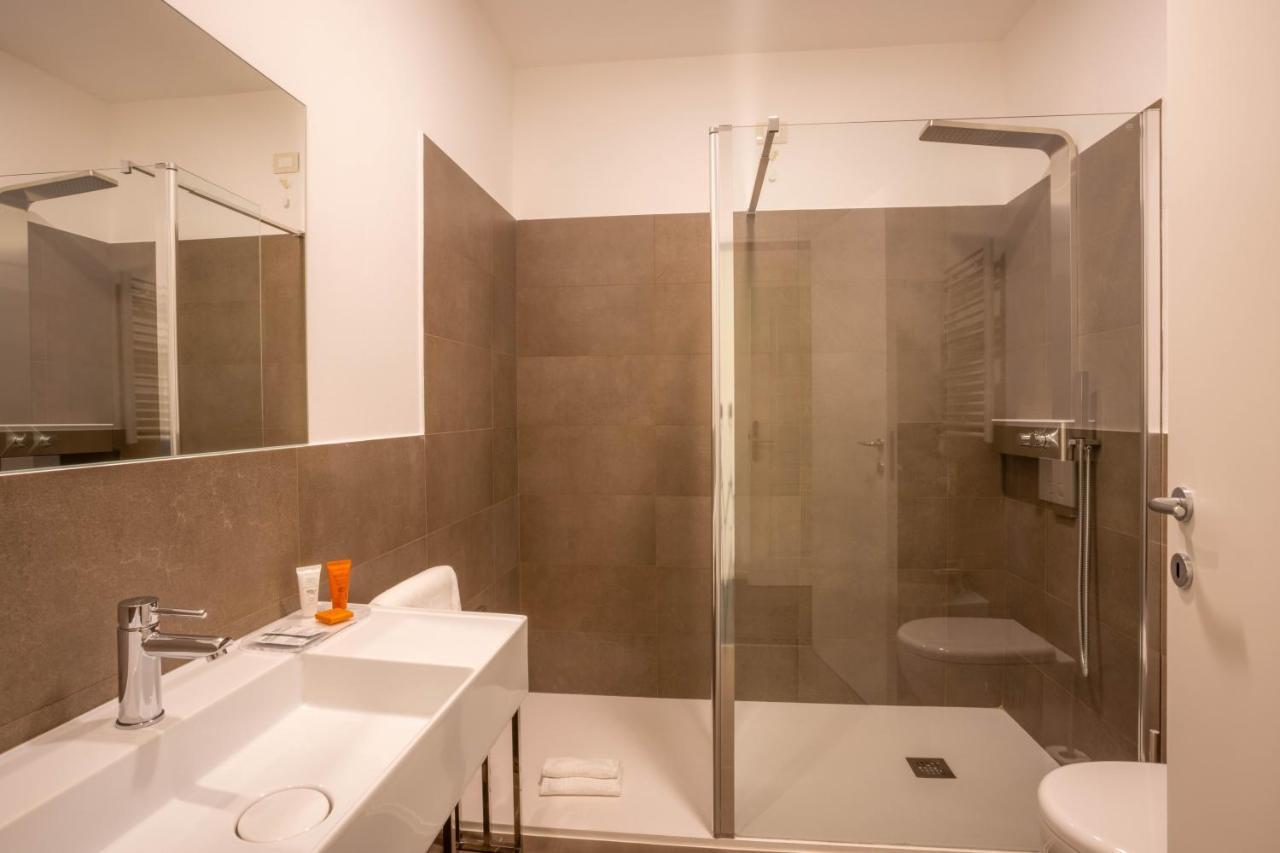 V Hotel อังโกนา ภายนอก รูปภาพ