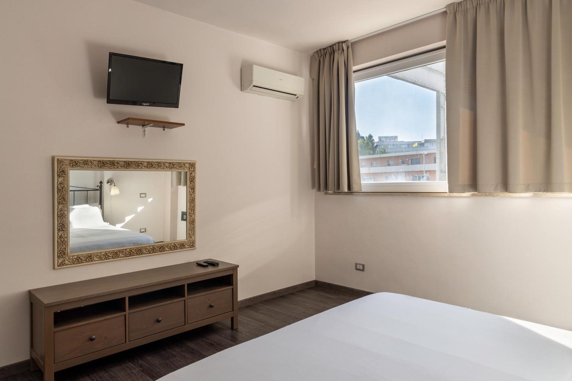 V Hotel อังโกนา ภายนอก รูปภาพ